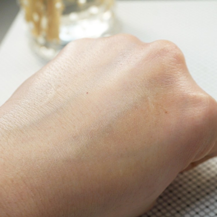 Marc Jacobs Undercover Perfecting Coconut Face Primer