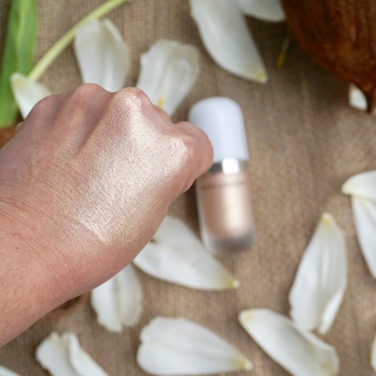 Marc Jacobs Beauty Dew Drops Coconut Gel Highlighter