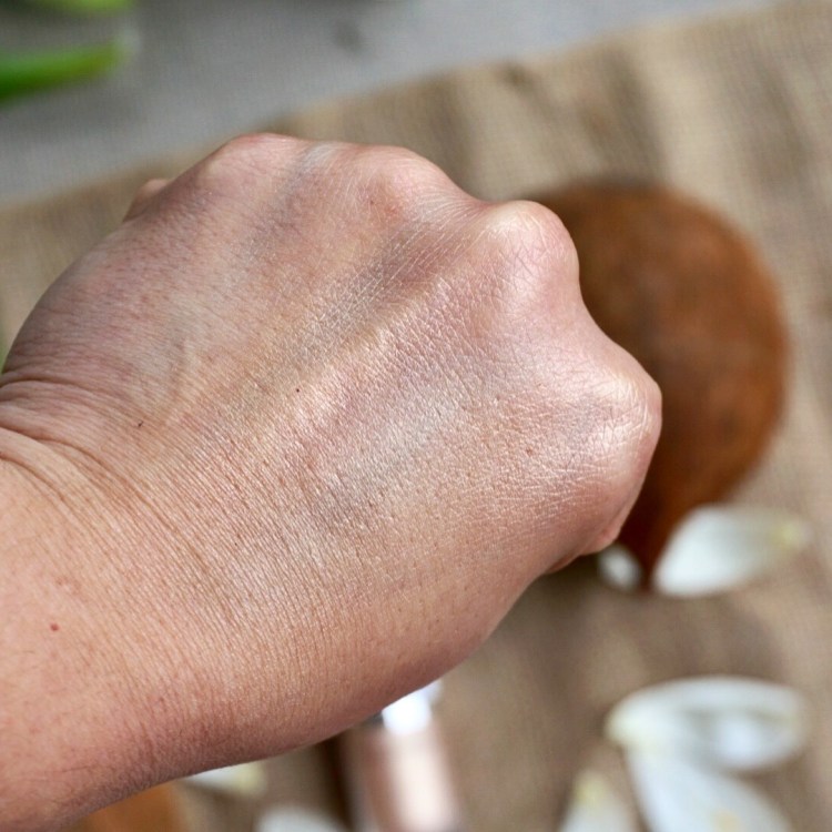 Marc Jacobs Beauty Dew Drops Coconut Gel Highlighter